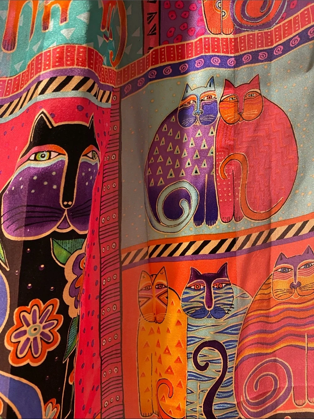 💯 Silk Beautiful Cat Print Fringe Scarf NWOT
